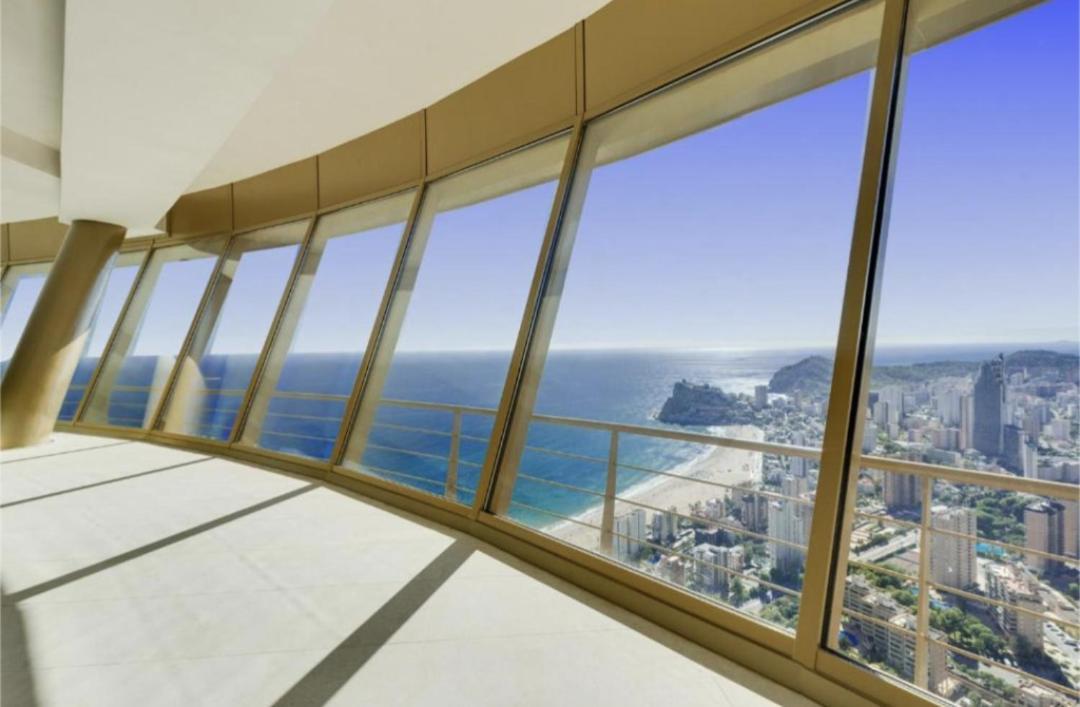 Intempo Luxury Sky View & Spa Resort Benidorm Exterior photo